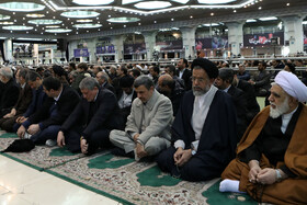 حضور احمدی نژاد در نماز جمعه امروز تهران به امامت رهبر معظم انقلاب+عکس